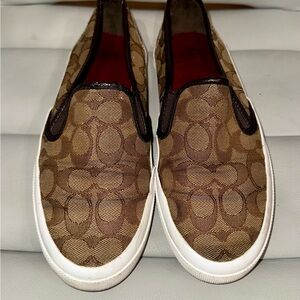 Coach “Chrissy” Slip-On Slippers. Brown Signature Canvas